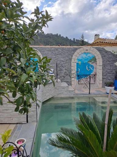 Ici Et Maintenant Homestay *